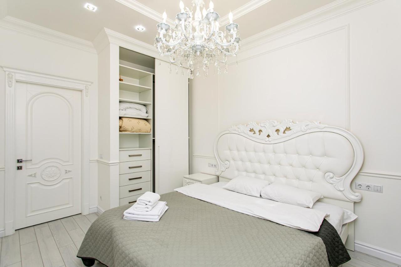 Petrovdom Apartments 10-353 In Rc Central Park, 7 John Mccain Street Kijev Kültér fotó