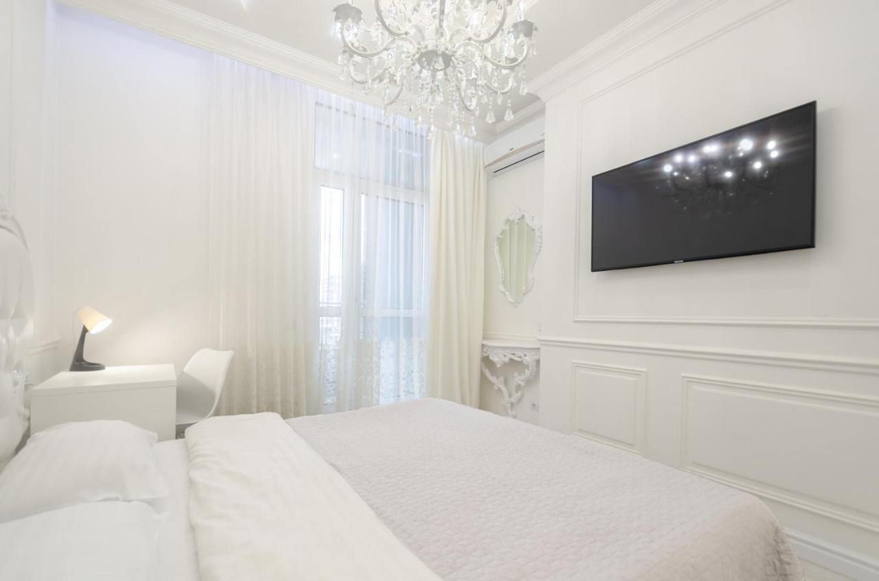 Petrovdom Apartments 10-353 In Rc Central Park, 7 John Mccain Street Kijev Kültér fotó